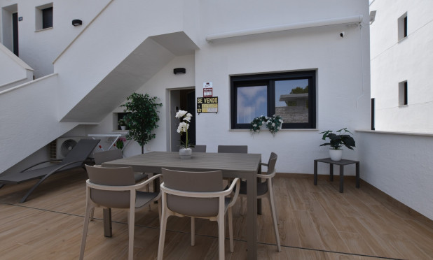 Resale - Apartment / flat - Torrevieja - Los Balcones