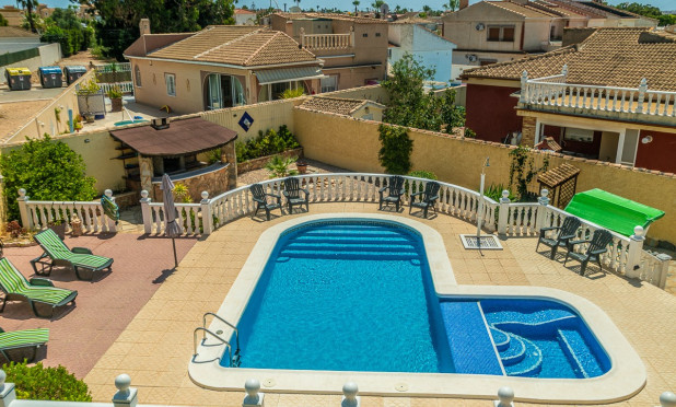 Resale - Villa - Torrevieja - La Siesta