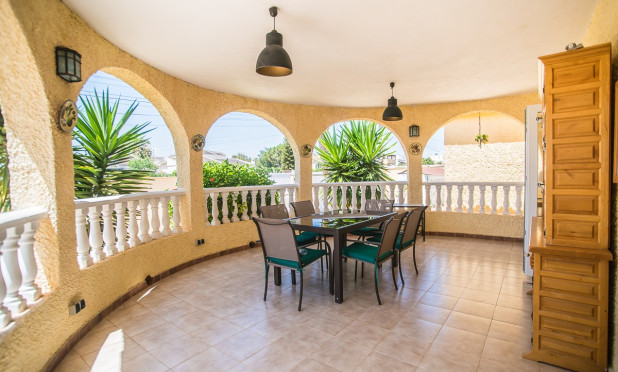 Resale - Villa - Torrevieja - La Siesta
