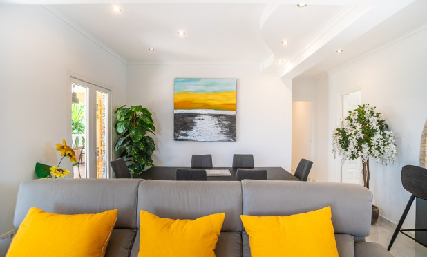 Resale - Villa - Torrevieja - La Siesta