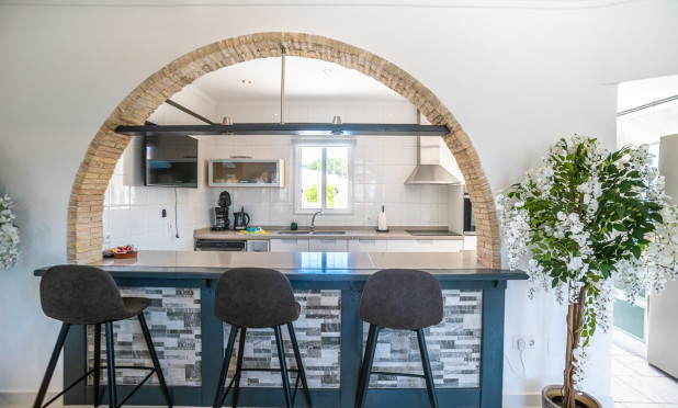 Resale - Villa - Torrevieja - La Siesta