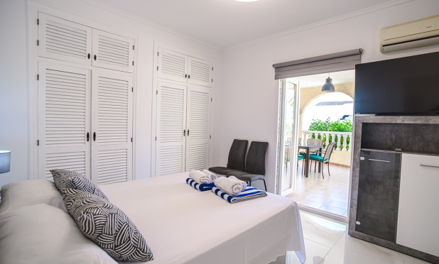 Resale - Villa - Torrevieja - La Siesta