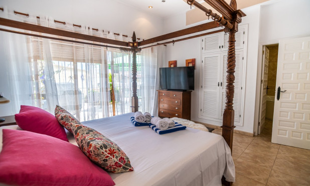 Resale - Villa - Torrevieja - La Siesta