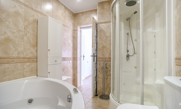 Resale - Villa - Torrevieja - La Siesta