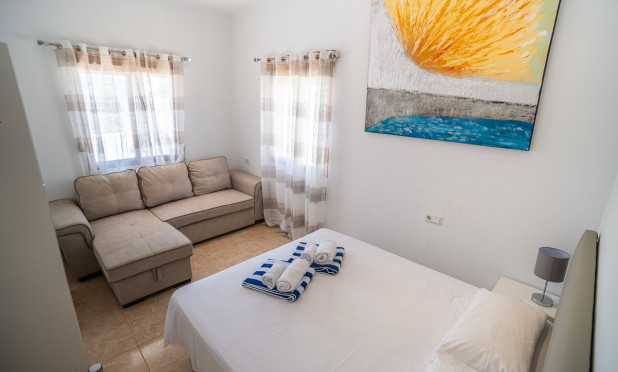 Resale - Villa - Torrevieja - La Siesta