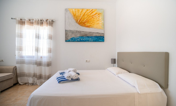 Resale - Villa - Torrevieja - La Siesta