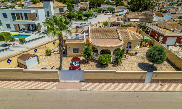 Resale - Villa - Torrevieja - La Siesta