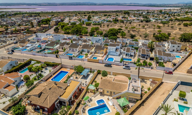 Resale - Villa - Torrevieja - La Siesta