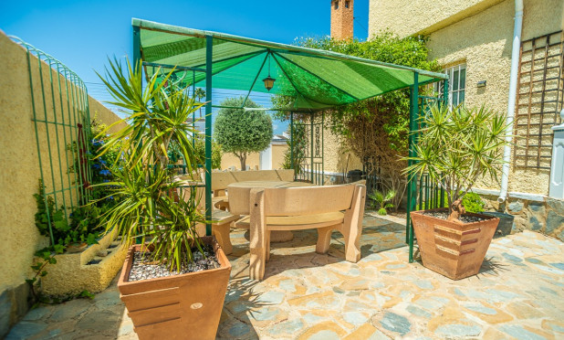 Resale - Villa - Torrevieja - La Siesta