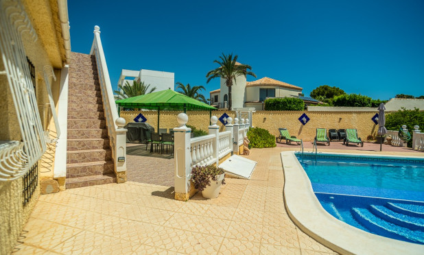 Resale - Villa - Torrevieja - La Siesta