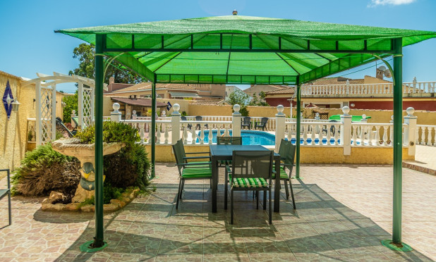 Resale - Villa - Torrevieja - La Siesta