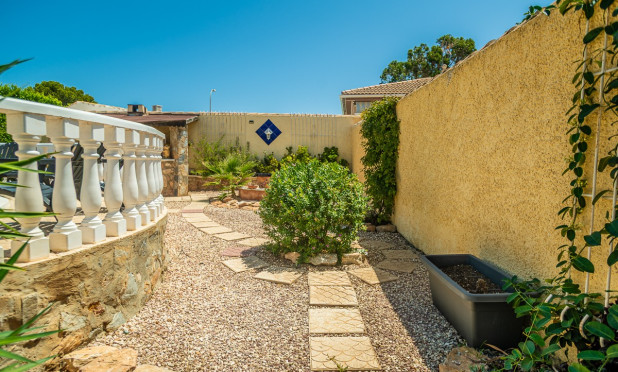 Resale - Villa - Torrevieja - La Siesta