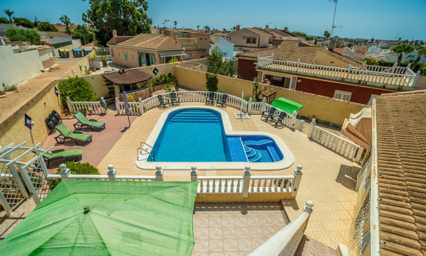 Resale - Villa - Torrevieja - La Siesta