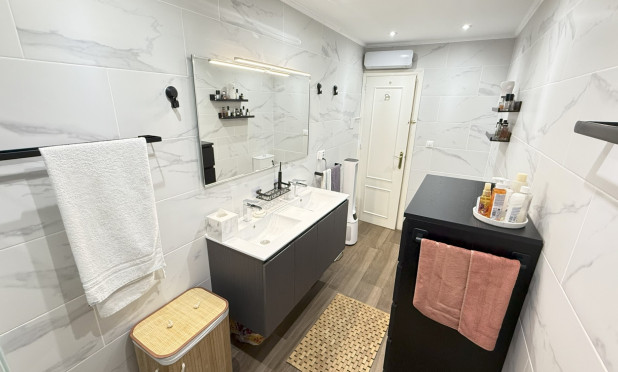 Resale - Finca / Country Property - Orihuela Costa - La Zenia