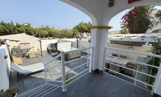 Resale - Finca / Country Property - Orihuela Costa - La Zenia