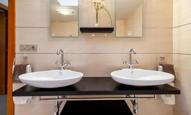 Resale - Villa - Rojales