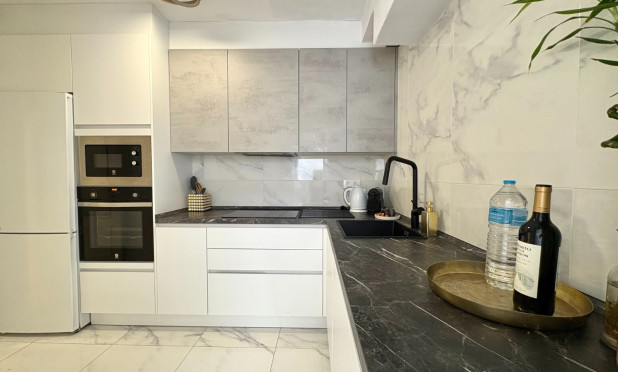 Resale - Apartment / flat - Denia - Dénia