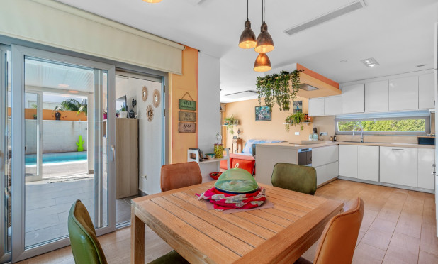 Herverkoop - Villa - Benijofar