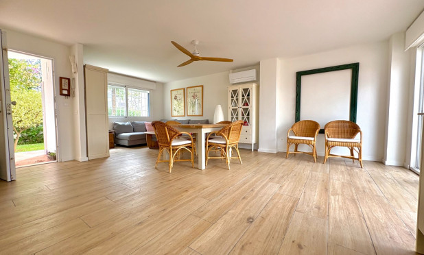 Resale - Apartment / flat - Denia - Les Marines - Las Marinas