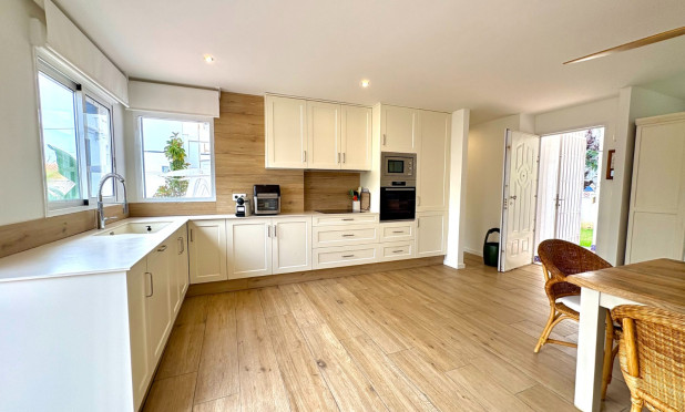 Resale - Apartment / flat - Denia - Les Marines - Las Marinas