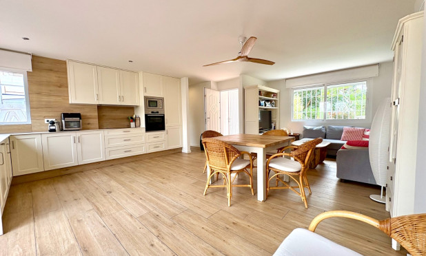 Resale - Apartment / flat - Denia - Les Marines - Las Marinas