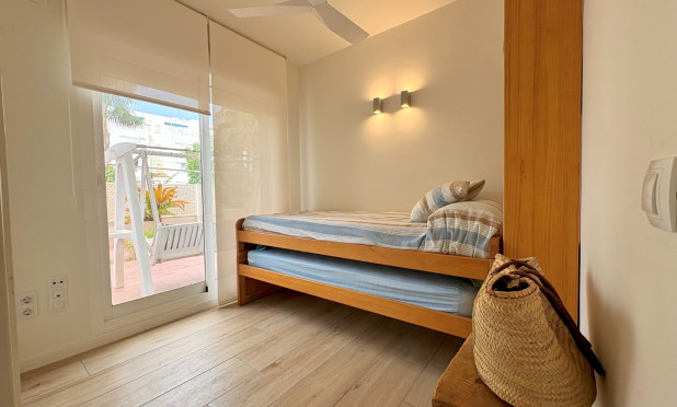 Resale - Apartment / flat - Denia - Les Marines - Las Marinas