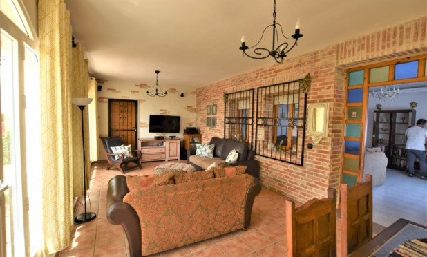 Resale - Villa - Ciudad Quesada - Pueblo Bravo