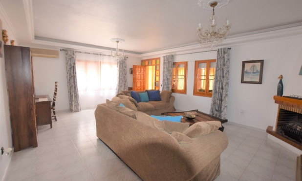 Resale - Villa - Ciudad Quesada - Pueblo Bravo