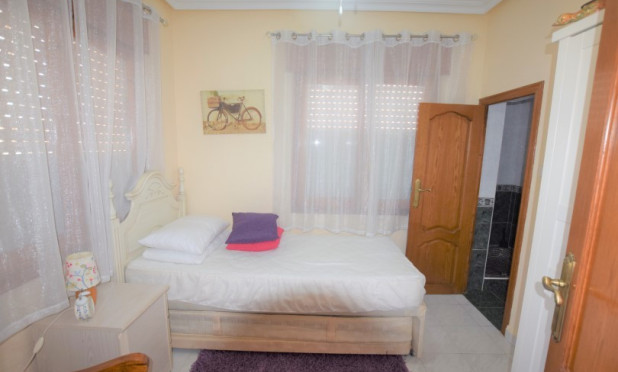 Resale - Villa - Ciudad Quesada - Pueblo Bravo