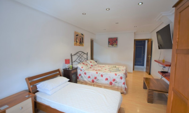 Resale - Villa - Ciudad Quesada - Pueblo Bravo