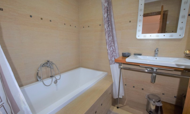 Resale - Villa - Ciudad Quesada - Pueblo Bravo