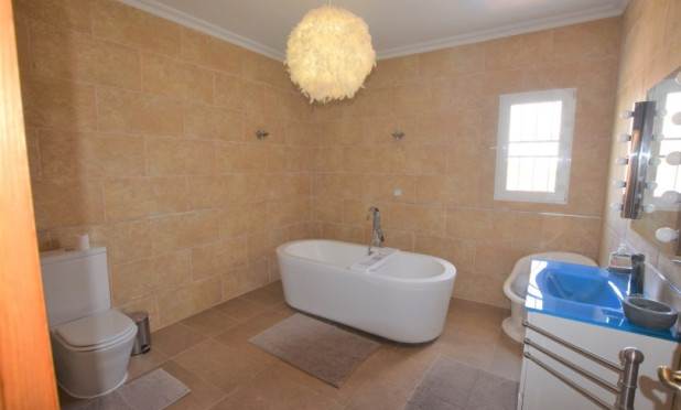 Resale - Villa - Ciudad Quesada - Pueblo Bravo