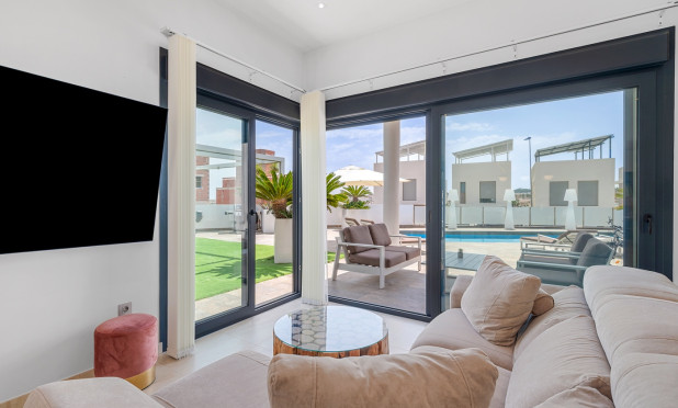Resale - Villa - Orihuela Costa - Villamartín
