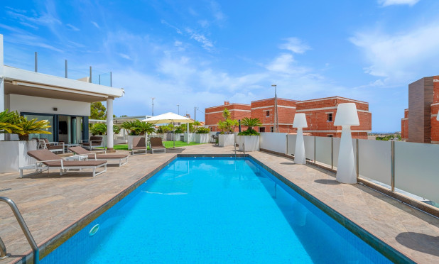 Resale - Villa - Orihuela Costa - Villamartín