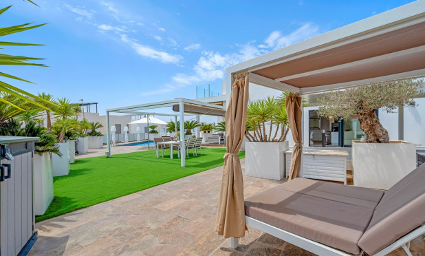 Resale - Villa - Orihuela Costa - Villamartín