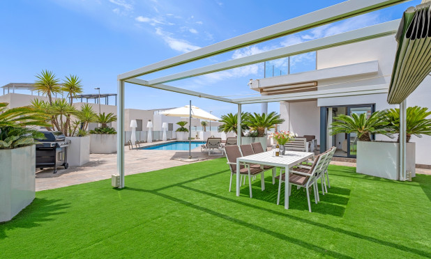 Resale - Villa - Orihuela Costa - Villamartín