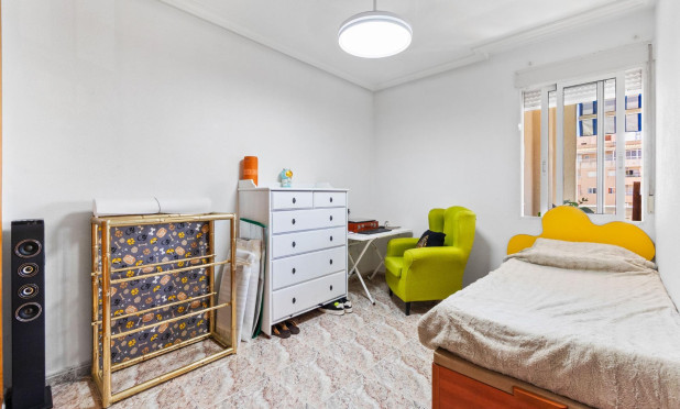 Resale - Apartment / flat - Torrevieja - Centro
