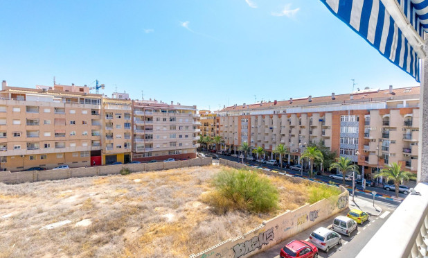 Resale - Apartment / flat - Torrevieja - Centro