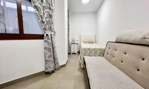 Reventa - Apartamento / piso - Torrevieja - Centro