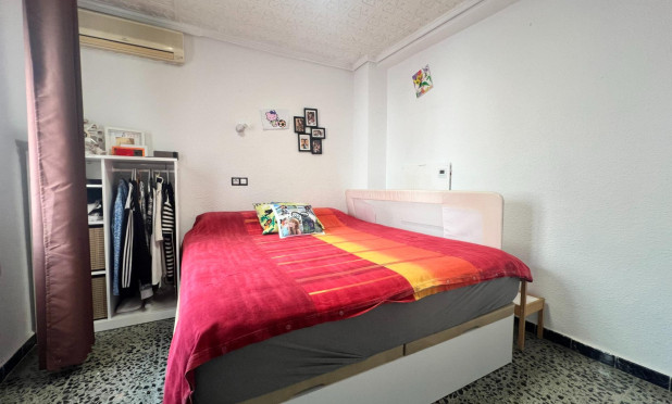 Resale - Apartment / flat - Torrevieja - torrevieja