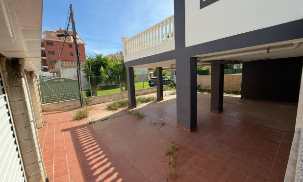 Resale - Parking - Piles - Playa