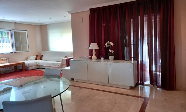 Resale - Villa - Albir