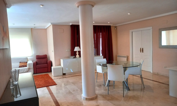 Resale - Villa - Albir