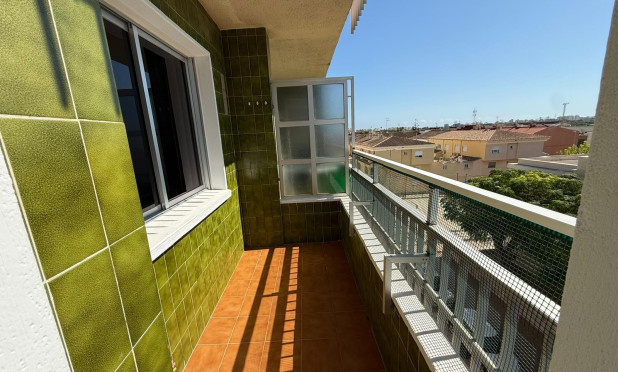 Odsprzedaż - Mieszkanie w bloku - Miramar