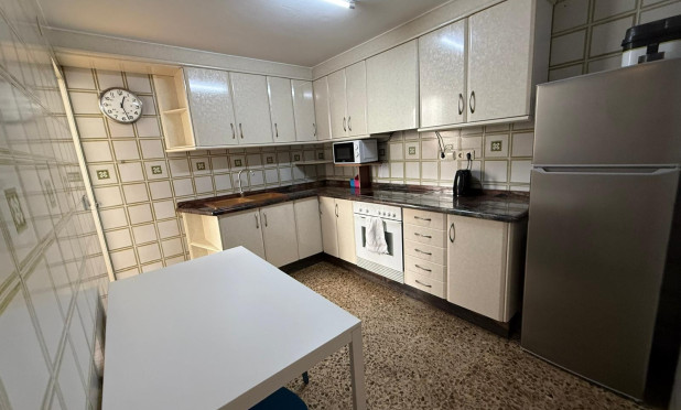 Odsprzedaż - Mieszkanie w bloku - Miramar