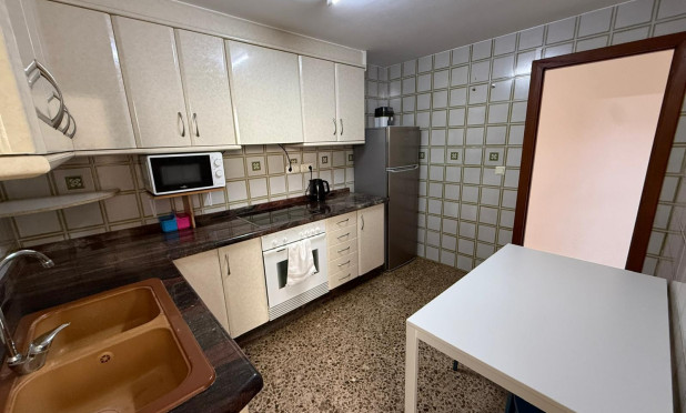 Odsprzedaż - Mieszkanie w bloku - Miramar