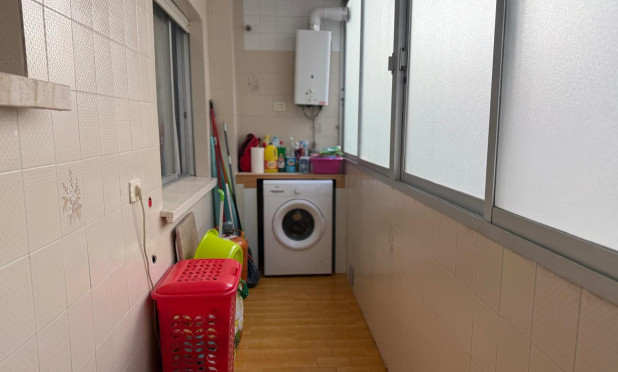 Odsprzedaż - Mieszkanie w bloku - Miramar