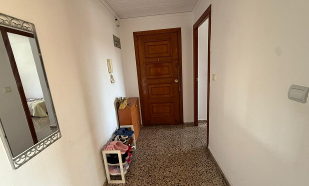 Odsprzedaż - Mieszkanie w bloku - Miramar