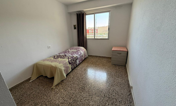 Odsprzedaż - Mieszkanie w bloku - Miramar