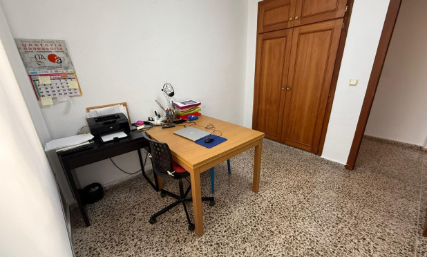 Odsprzedaż - Mieszkanie w bloku - Miramar